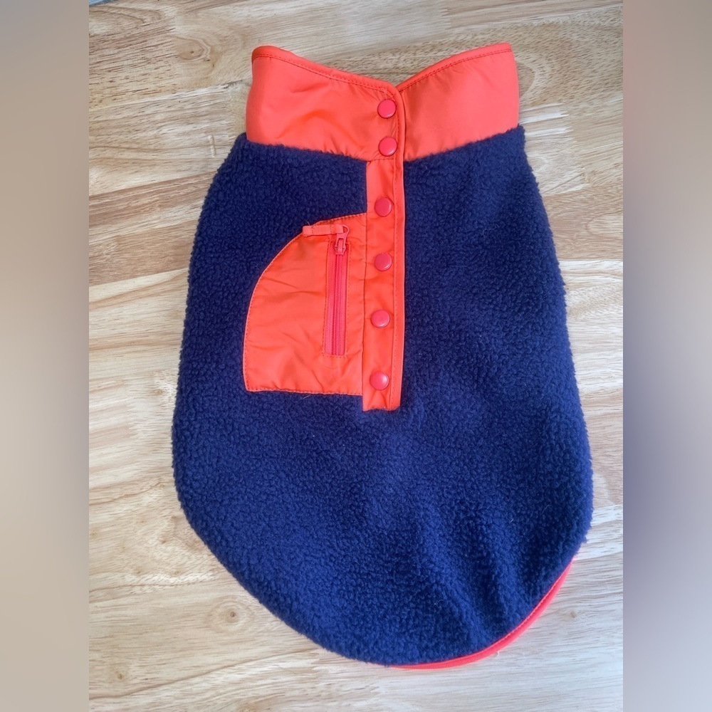 Top Paw Doggie Jacket. Size medium‎